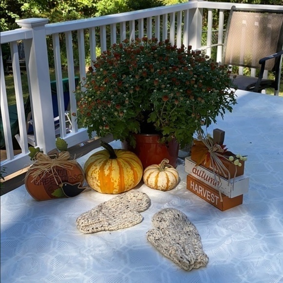 Acrylic/wool blend mittens for women /teens - Picture 3 of 8